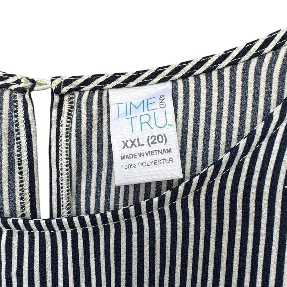 Time & Tru Navy & White Vertical Striped Top size 20 - Picture 2 of 7